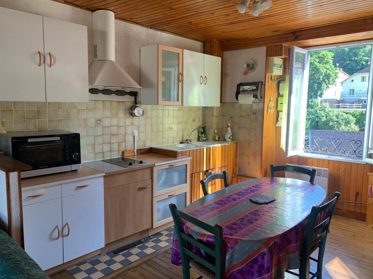 Joli Appartement Dans Une Maison Ancienne Ax-les-Thermes Buitenkant foto