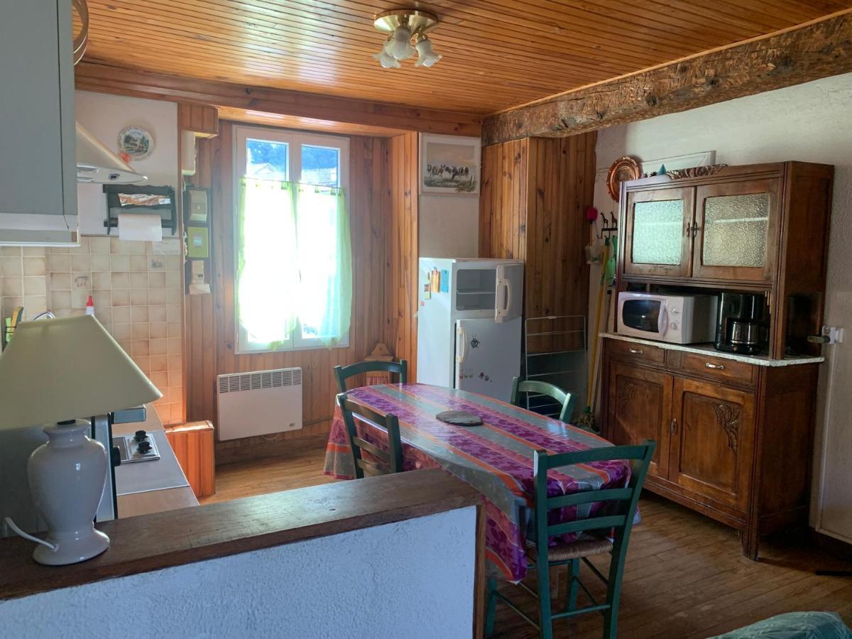 Joli Appartement Dans Une Maison Ancienne Ax-les-Thermes Buitenkant foto